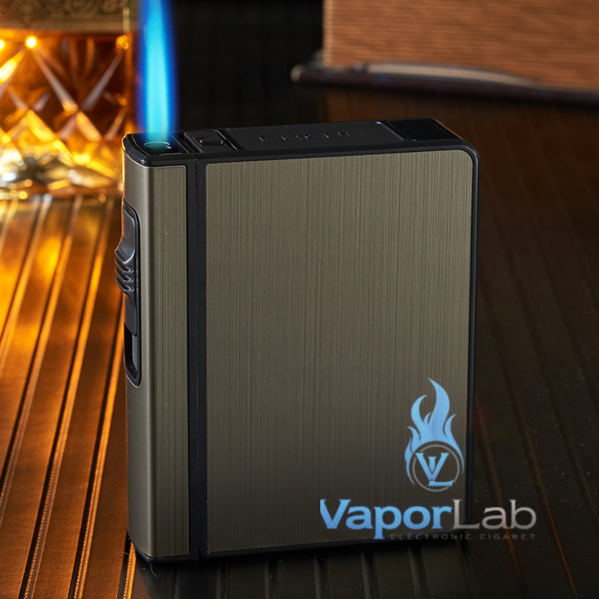 kotak box tempat simpan rokok plus korek api gas bisa di isi ulang isi 20  metal cigarette case with refillable gas lighter FOCUS YH105