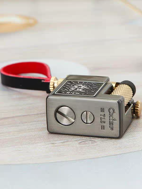 korek api classic pakai sumbu refill minyak vintage mini key chain oil lighter CHIEF 715 with gift box dan gantungan kunci